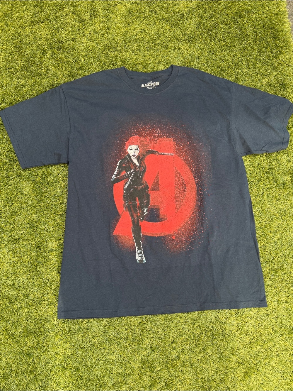 Marvel Black Widow Navy Blue T-Shirt with Red Avengers Graphic size XL